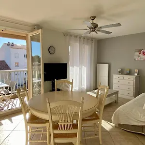 https://les-locations-cinaureva.aixenprovencehotels.org